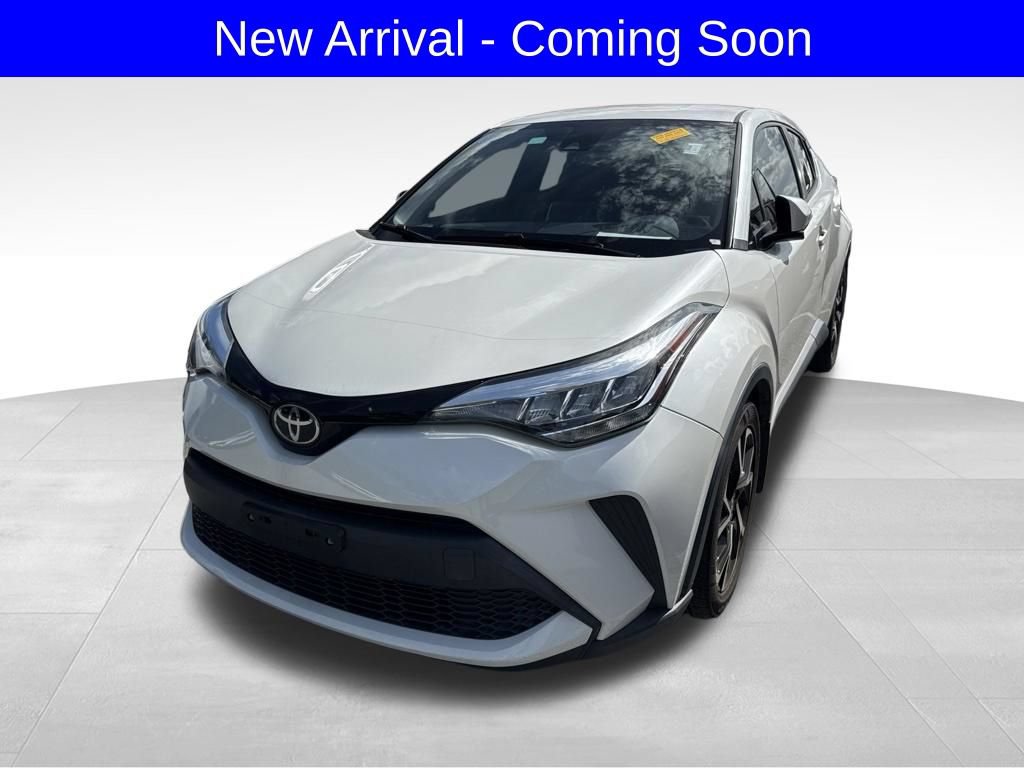 Used 2021 Toyota C-HR XLE FWD image 2