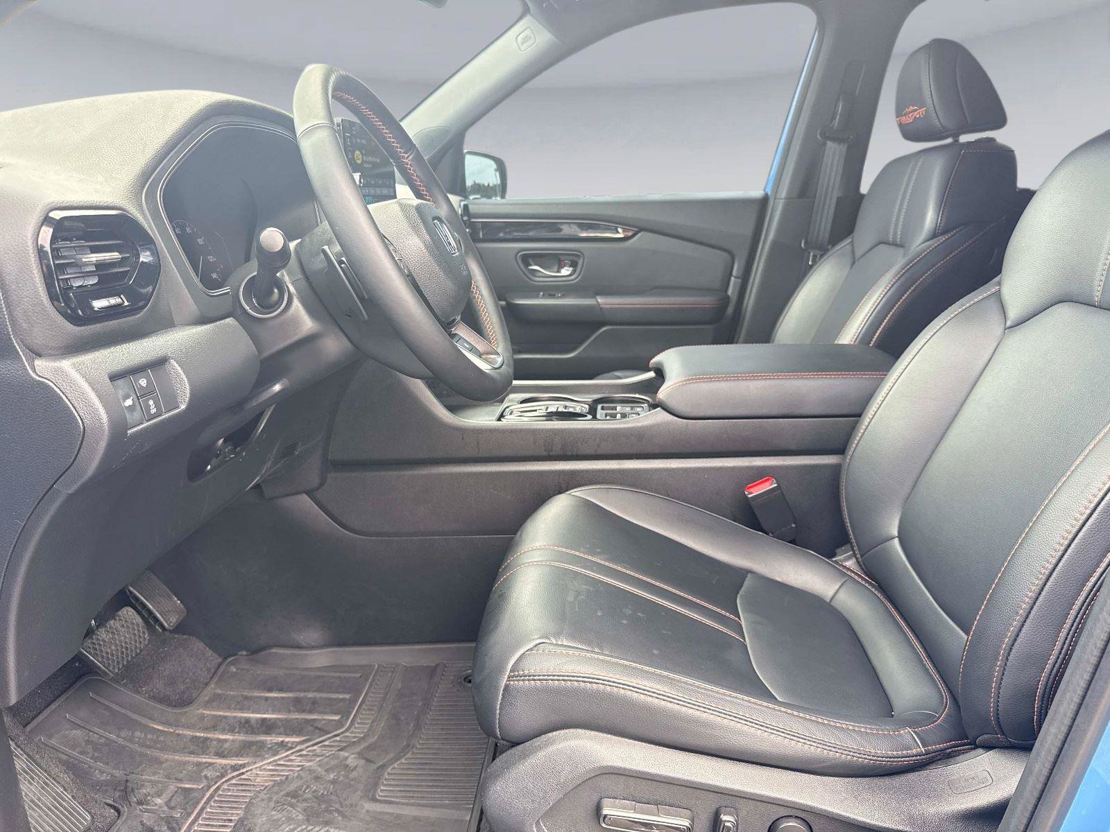 Used 2023 Honda Pilot TrailSport image 23