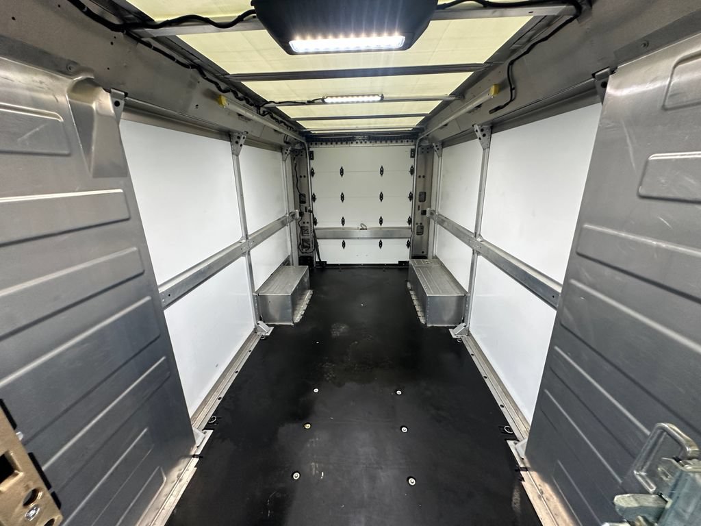 Used 2024 Chevrolet Brightdrop 600 w/ Commercial Equipment Package AWD/4WD image 24