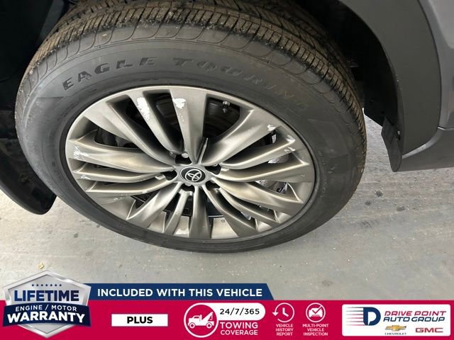 Used 2022 Toyota Highlander Limited AWD/4WD image 10