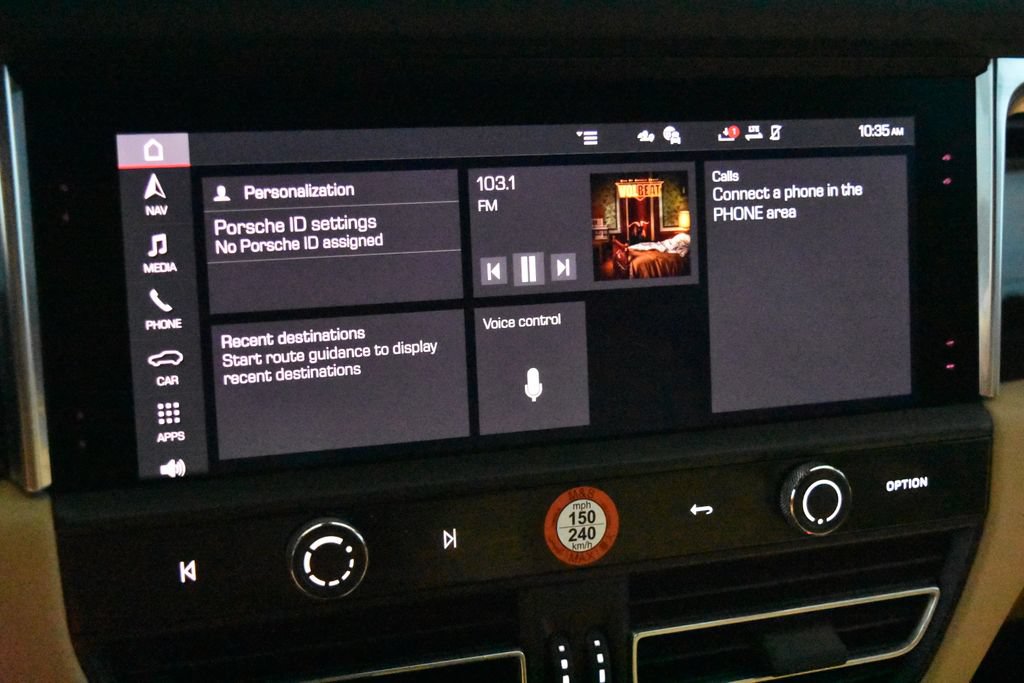 Certified 2025 Porsche Macan AWD/4WD image 13