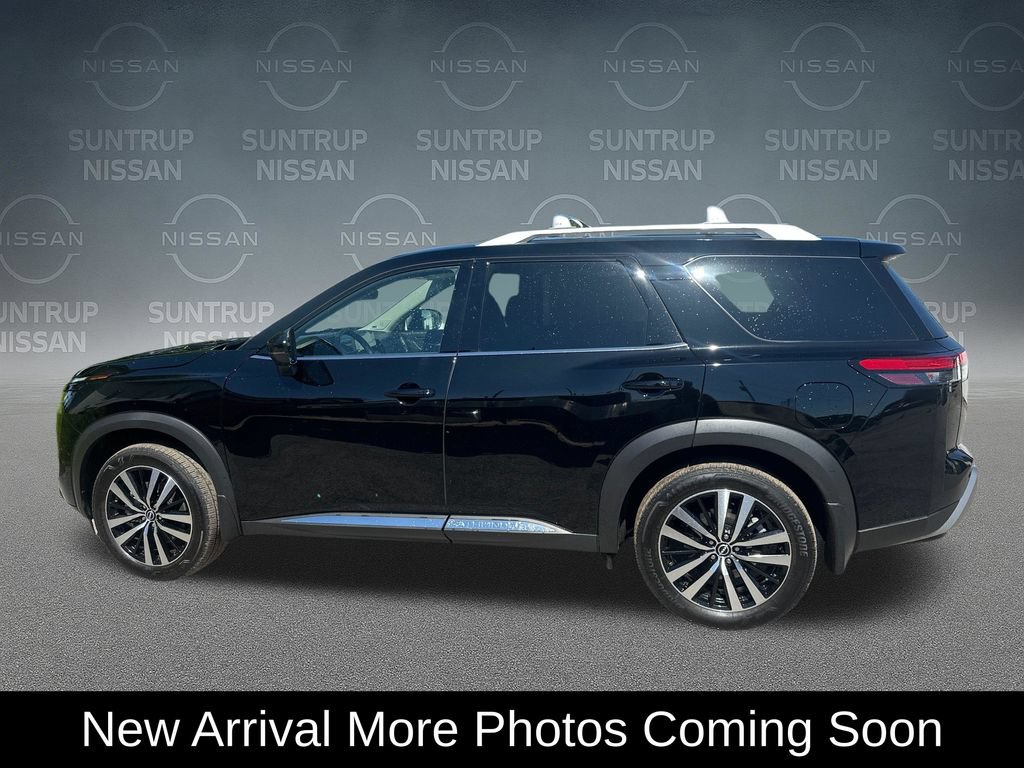Used 2025 Nissan Pathfinder Platinum w/ Cargo Package FWD image 3