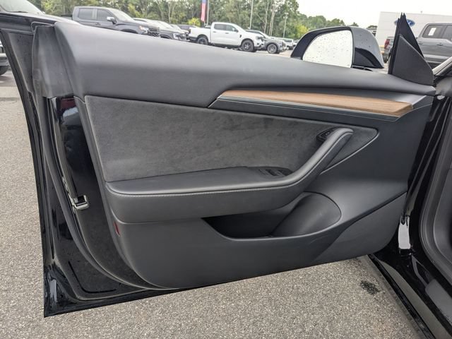 Used 2023 Tesla Model 3 Standard Range RWD image 9