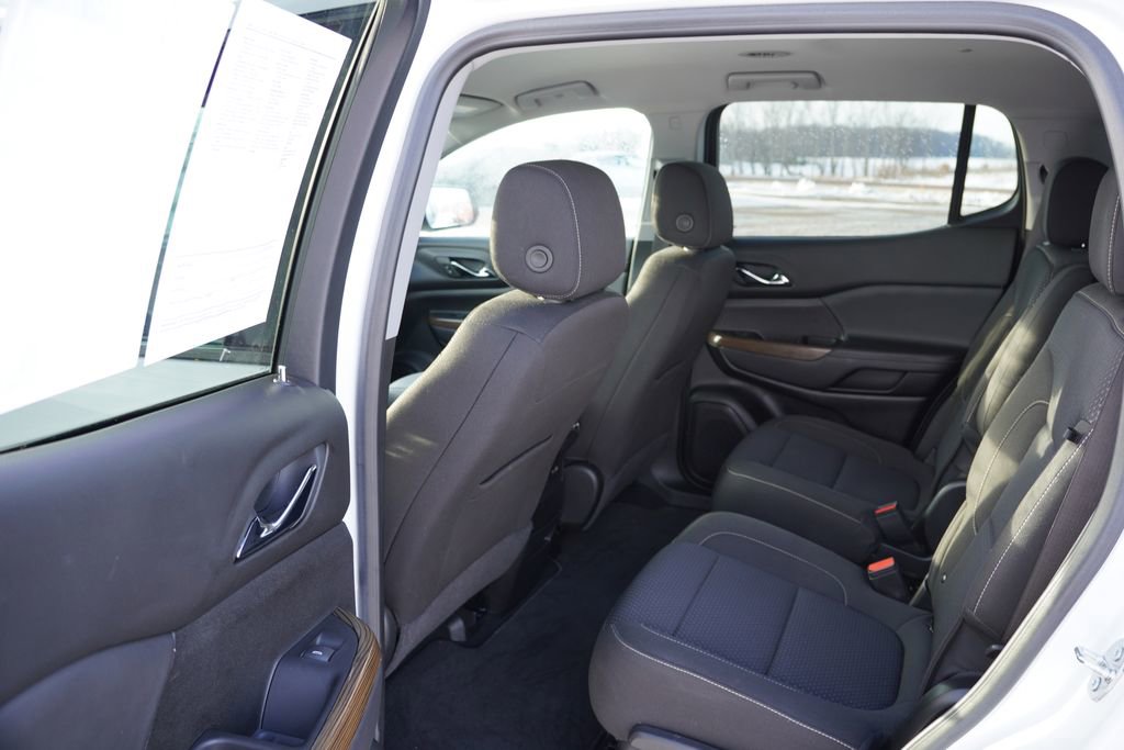 Certified 2023 GMC Acadia SLE w/ Driver Convenience Package image 17