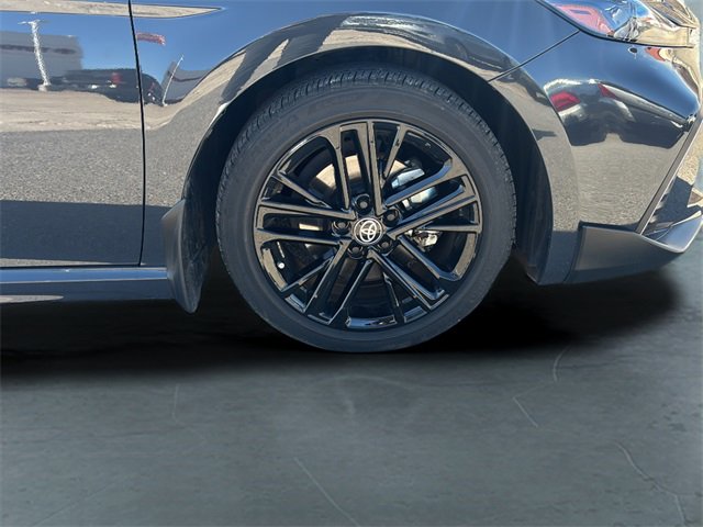 Used 2025 Toyota Camry SE image 9