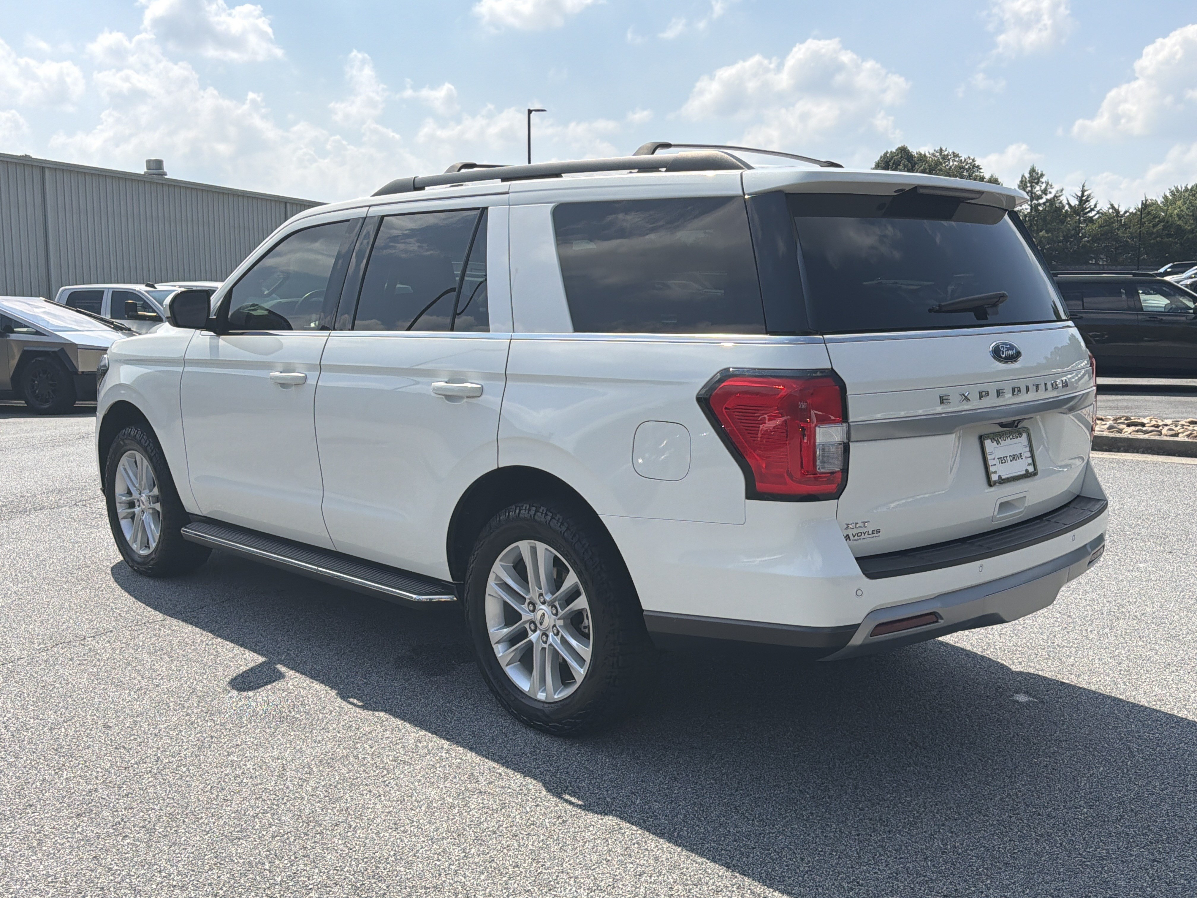 Used 2022 Ford Expedition XLT AWD/4WD image 6