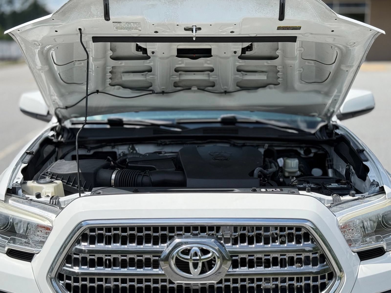 Used 2017 Toyota Tacoma TRD Sport w/ Premium & Technology Package RWD image 47