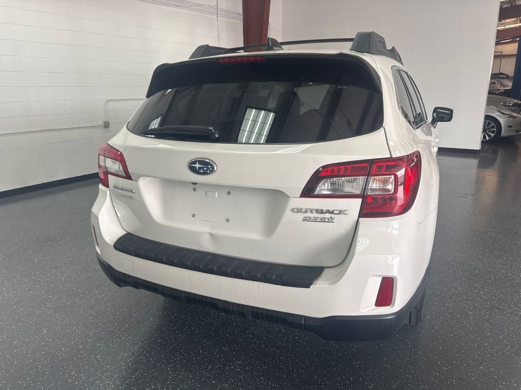 Used 2017 Subaru Outback 2.5i Limited w/ Popular Package #5 image 4