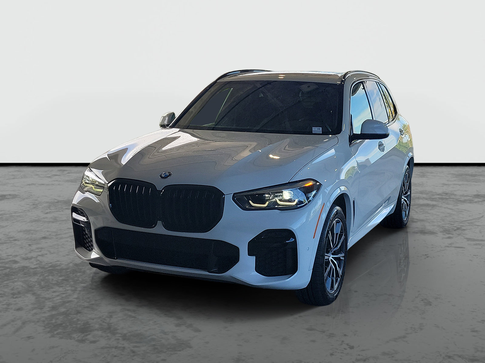 Used 2022 BMW X5 xDrive40i w/ M Sport Package AWD/4WD image 4