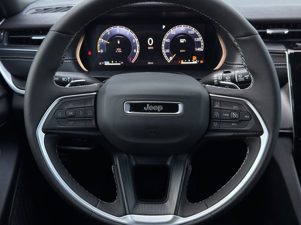 New 2025 Jeep Grand Cherokee Altitude image 12