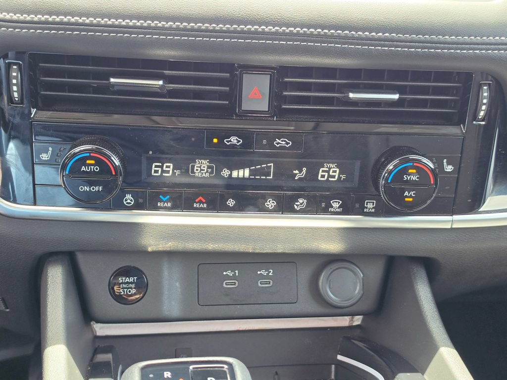 Used 2025 Nissan Rogue SL w/ Tech Package AWD/4WD image 24