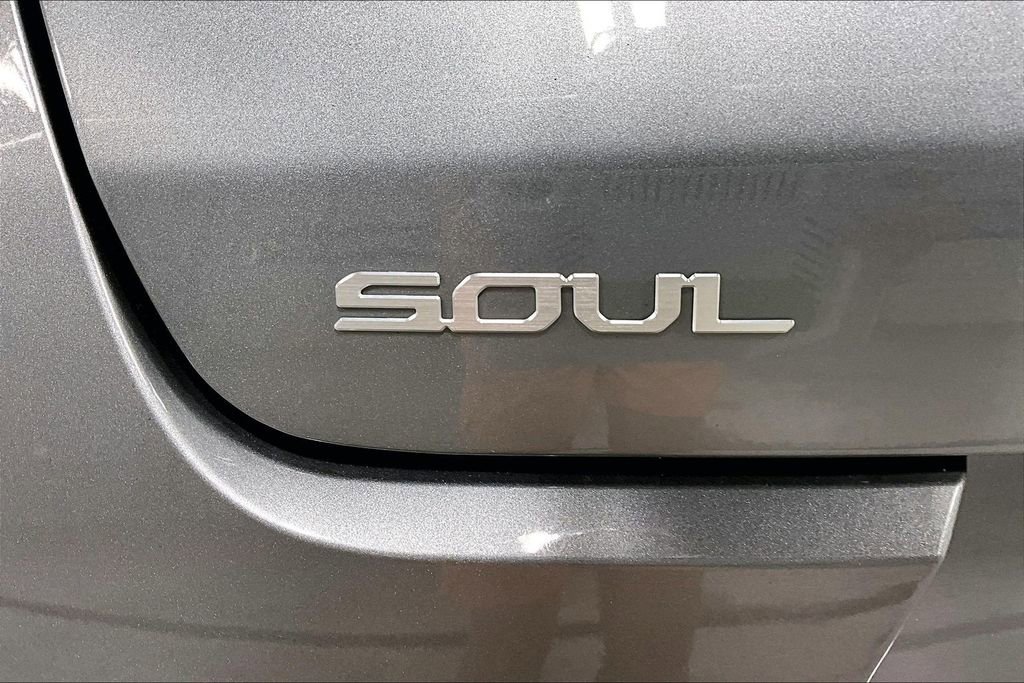 Used 2025 Kia Soul LX FWD image 40