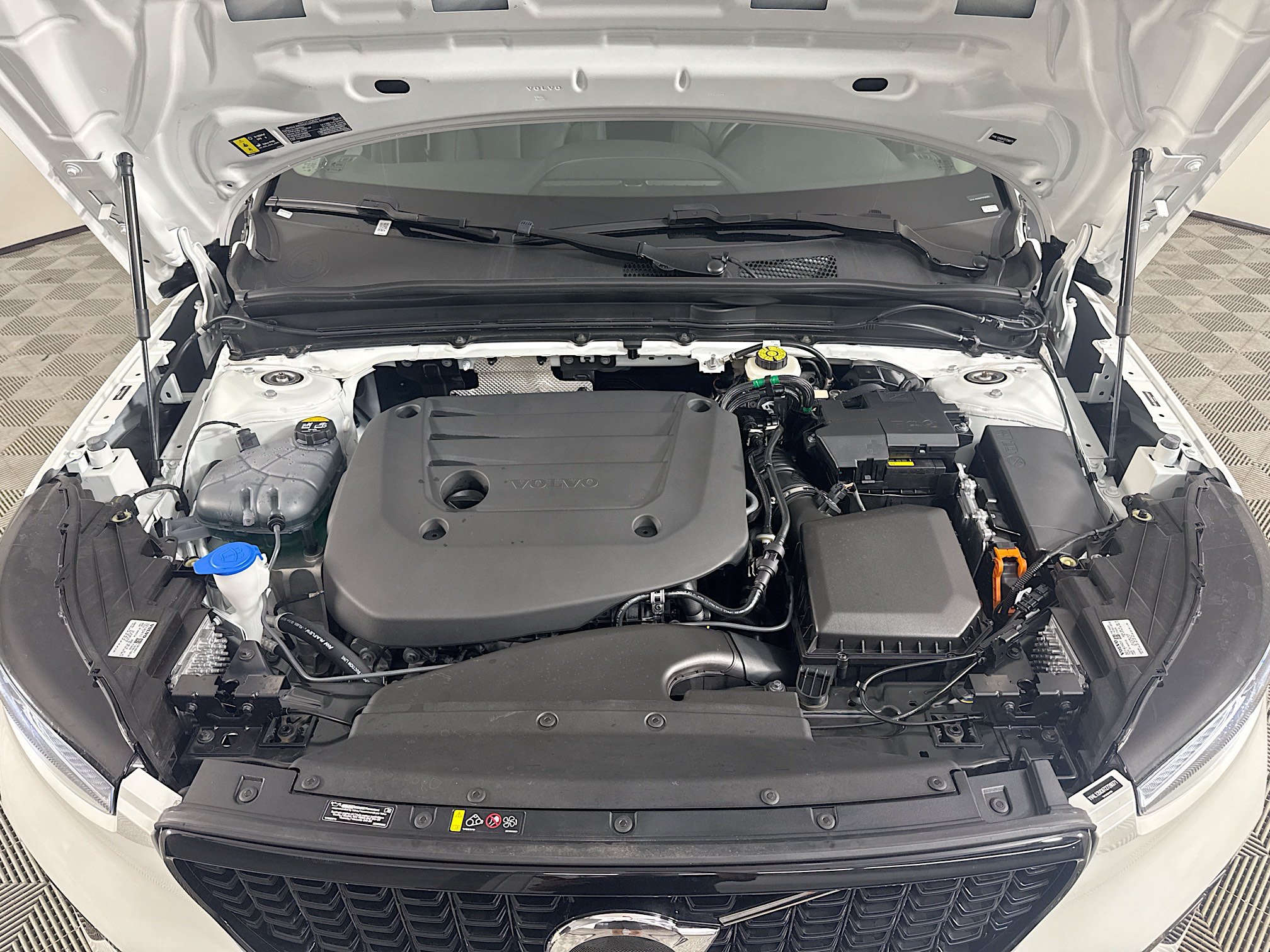 Used 2026 Volvo XC40 B5 Plus AWD/4WD image 39