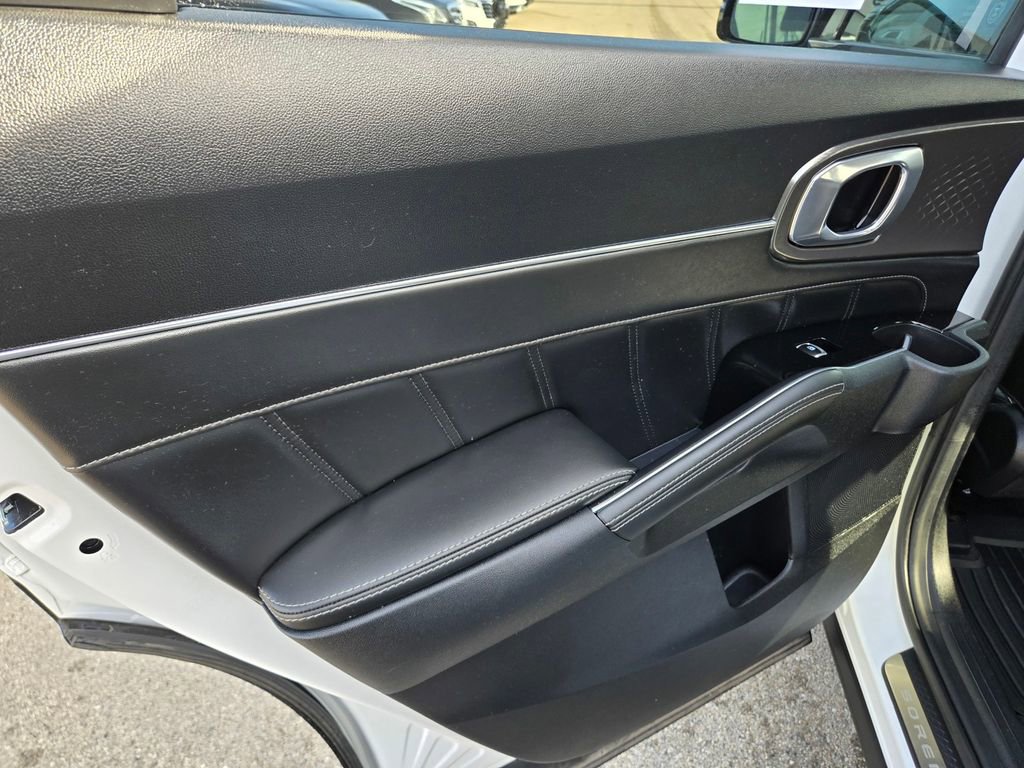 Used 2023 Kia Sorento SX image 38
