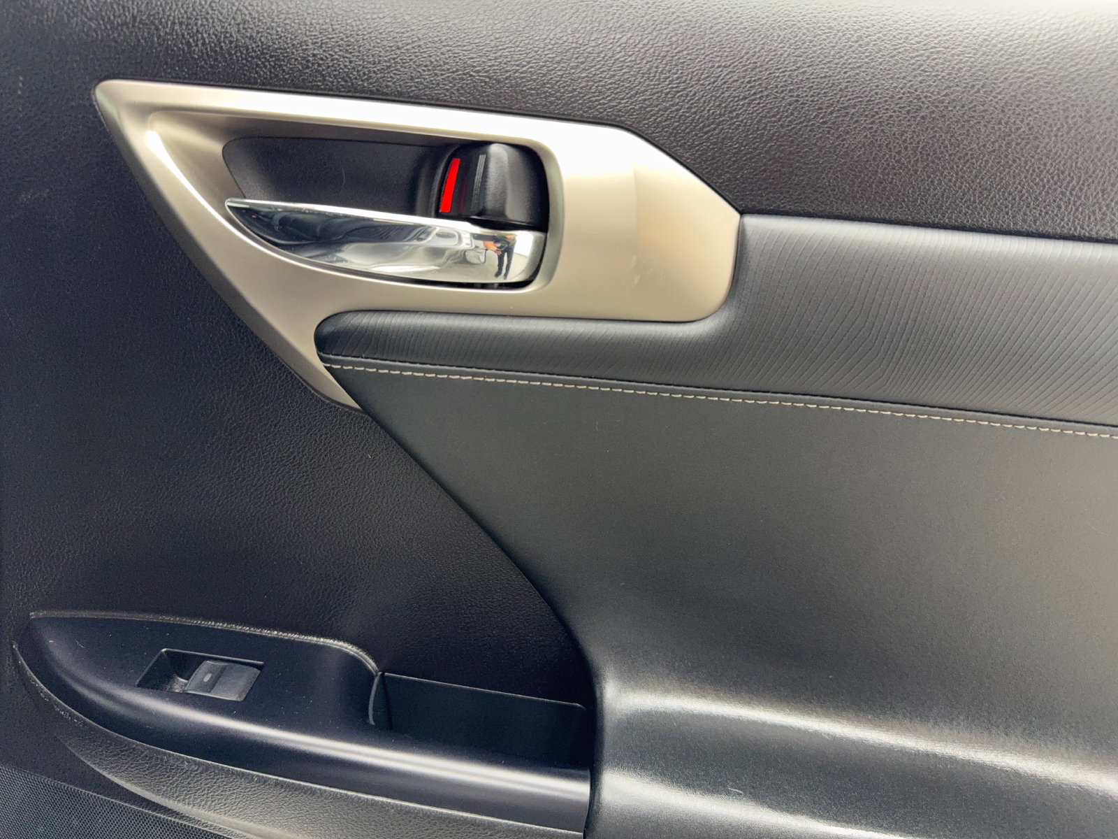 Used 2017 Lexus CT 200h w/ Seat Comfort Package FWD image 44