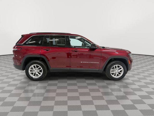 Used 2024 Jeep Grand Cherokee Laredo X image 12