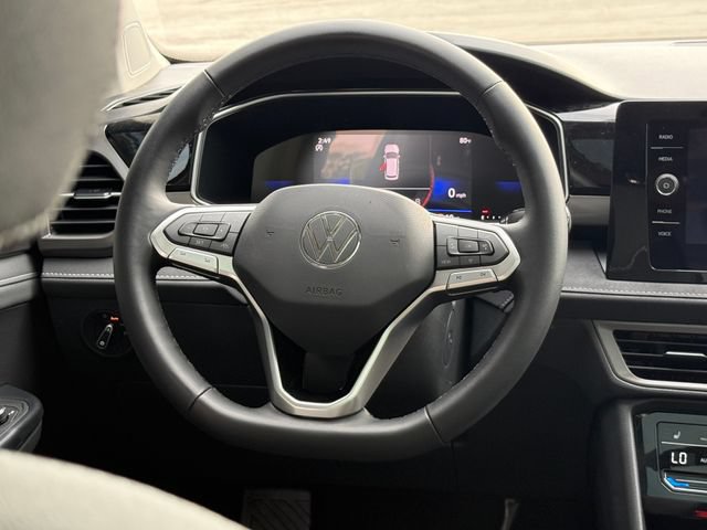 New 2026 Volkswagen Taos SE FWD image 18