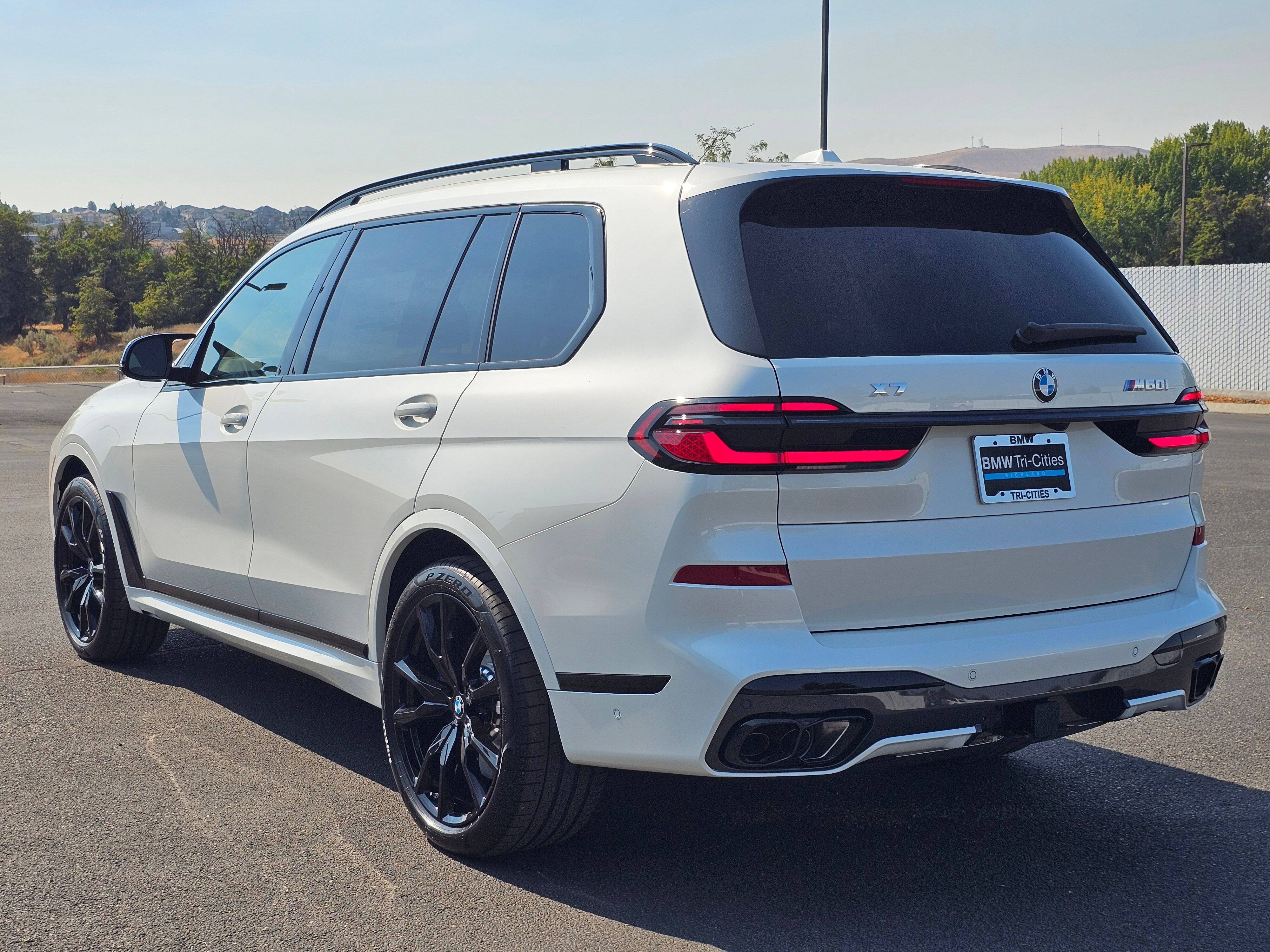 New 2026 BMW X7 M60i image 4