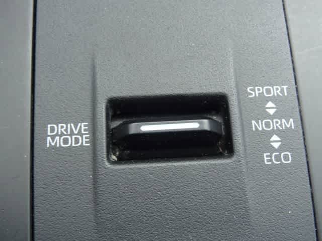 Used 2023 Toyota Highlander XLE image 36