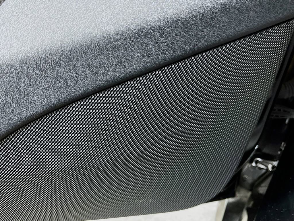 Used 2024 Tesla Model Y Performance image 19