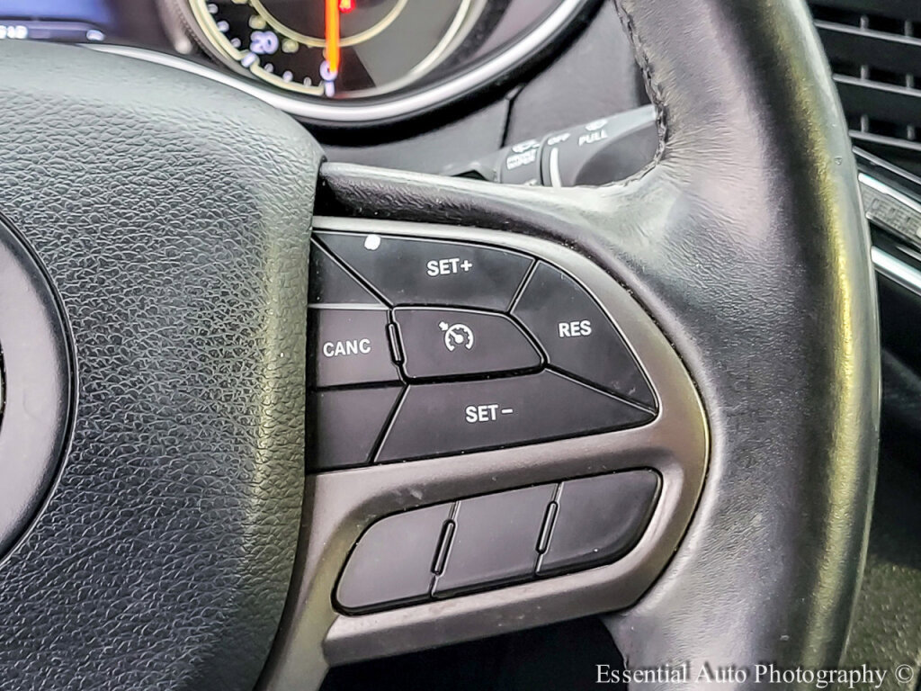 Used 2019 Jeep Cherokee Limited image 18