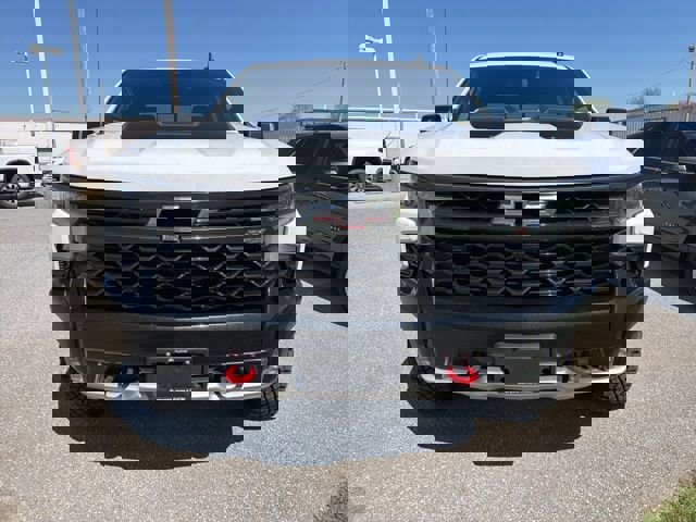 Used 2024 Chevrolet Silverado 1500 ZR2 image 2