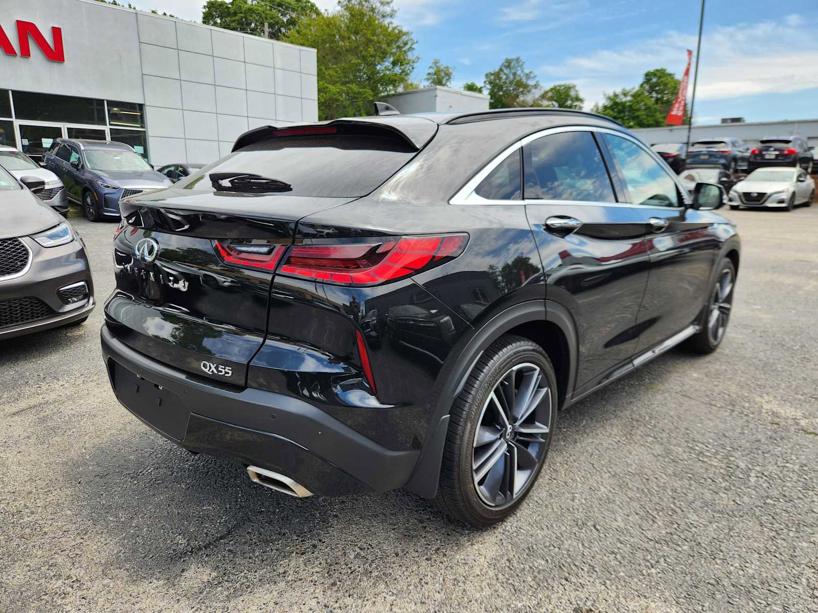 Certified 2023 INFINITI QX55 Sensory w/ Lighting Package AWD/4WD image 4