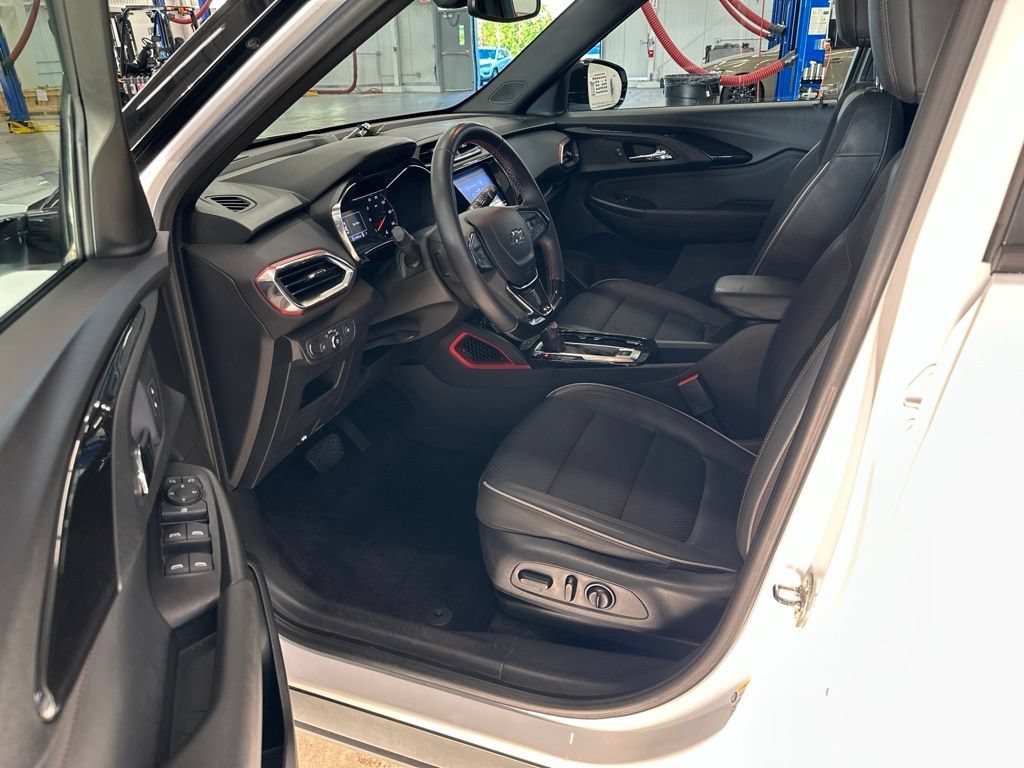 Used 2021 Chevrolet TrailBlazer RS w/ Convenience Package AWD/4WD image 21