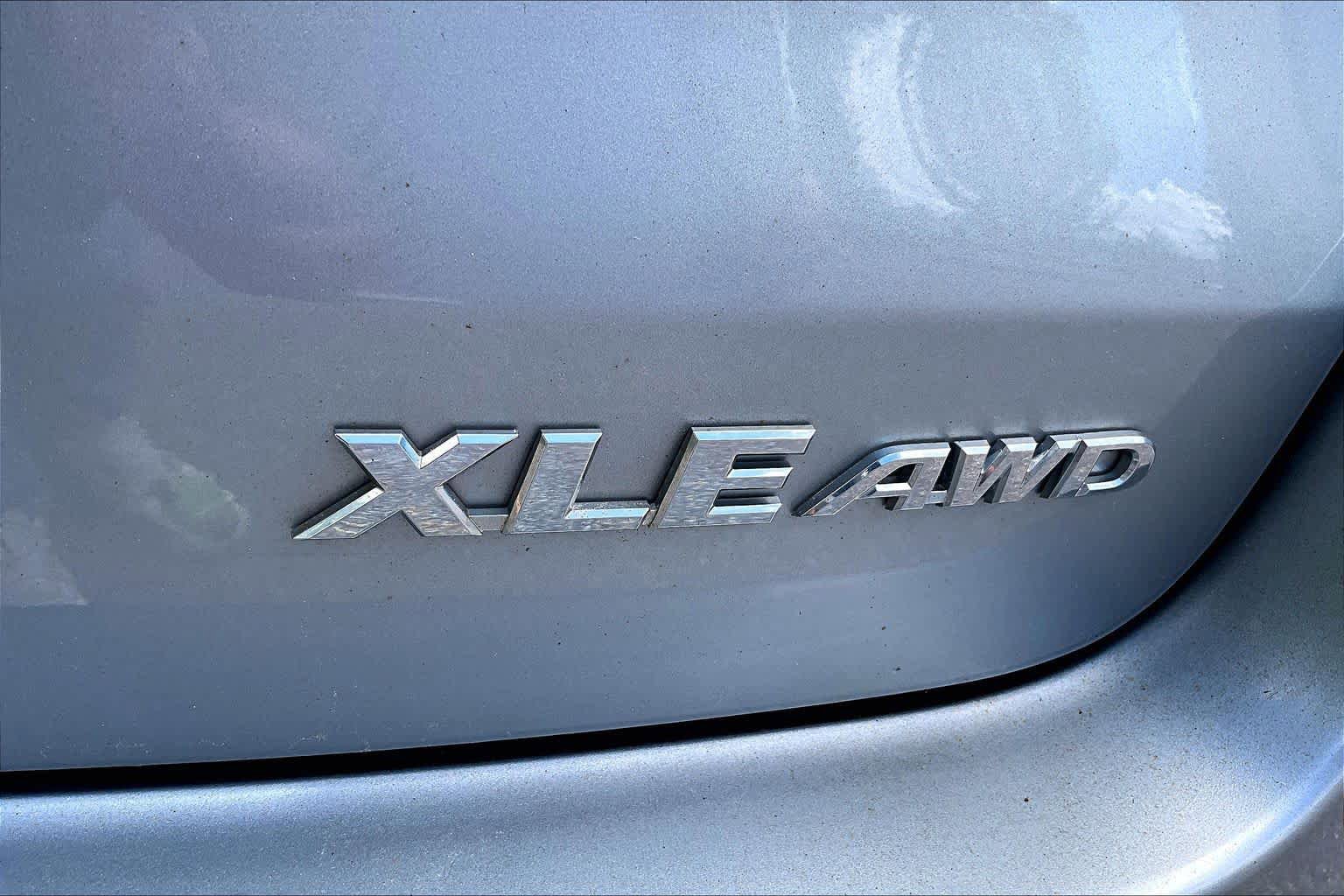 Used 2015 Toyota Highlander XLE AWD/4WD image 10