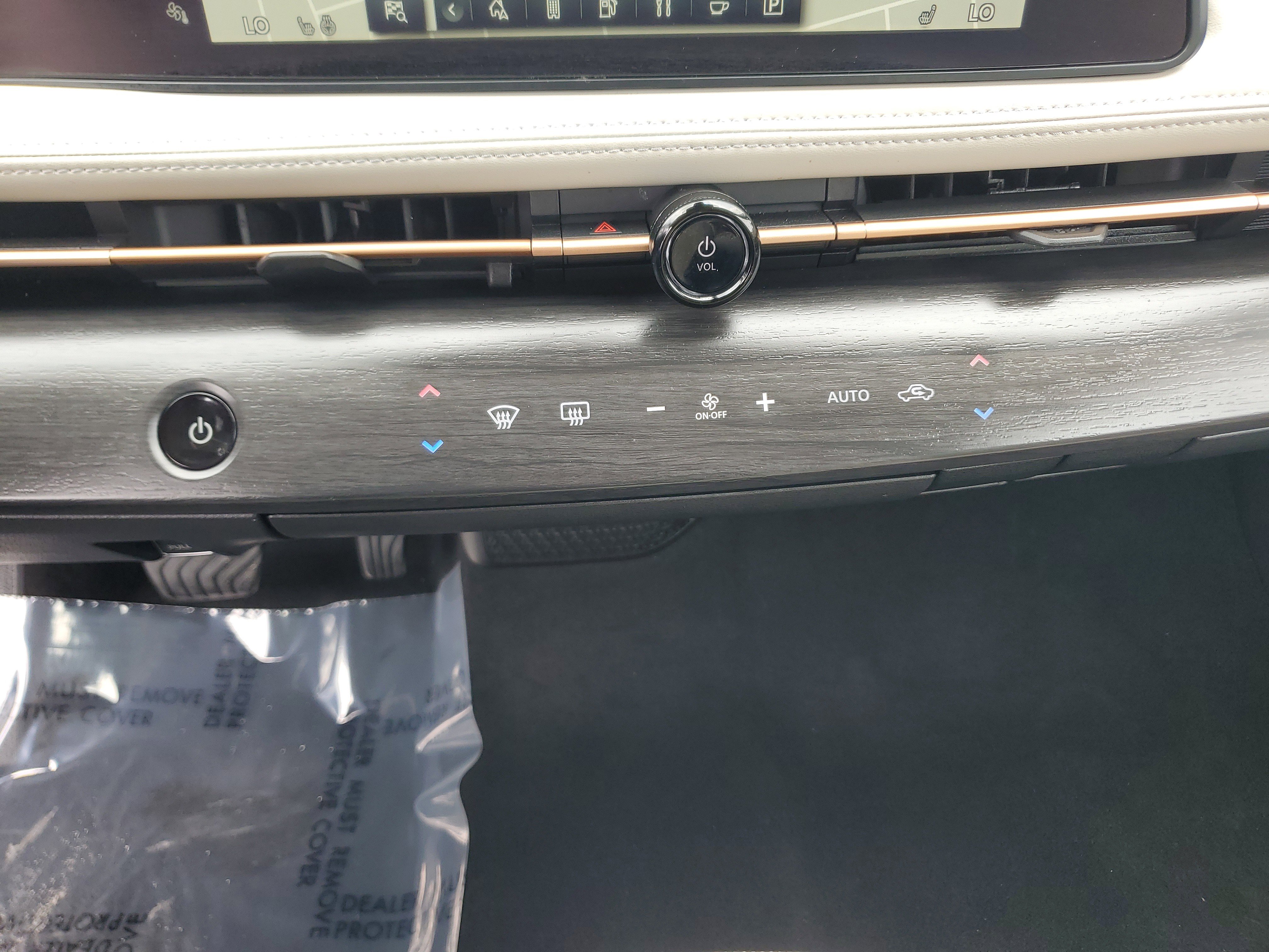 Used 2025 Nissan Ariya AWD image 23