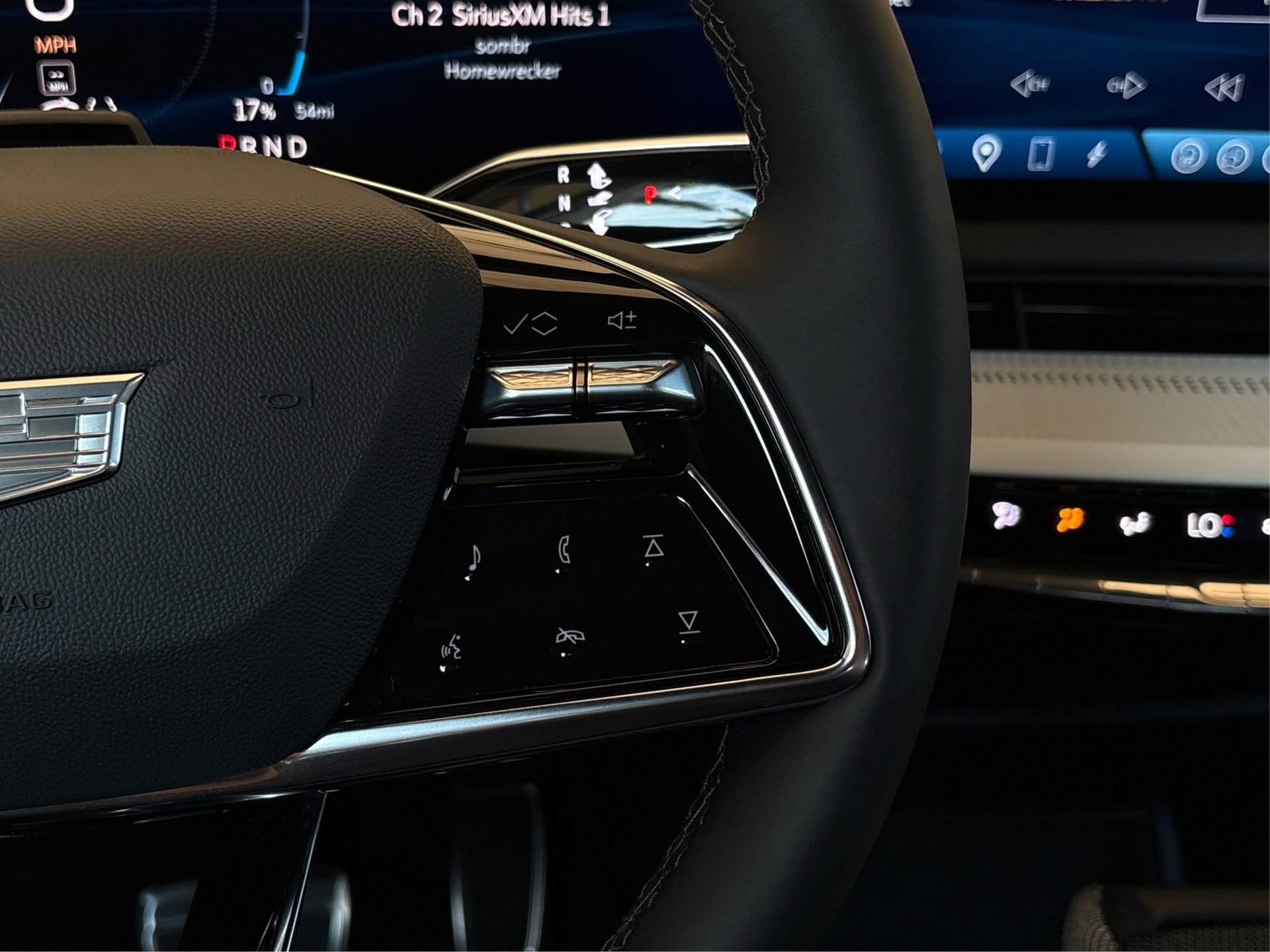 New 2026 Cadillac Optiq Luxury 1 image 29