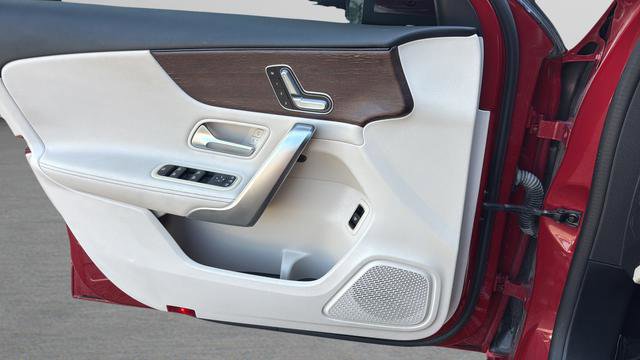 Used 2020 Mercedes-Benz A 220 w/ Premium Package image 12