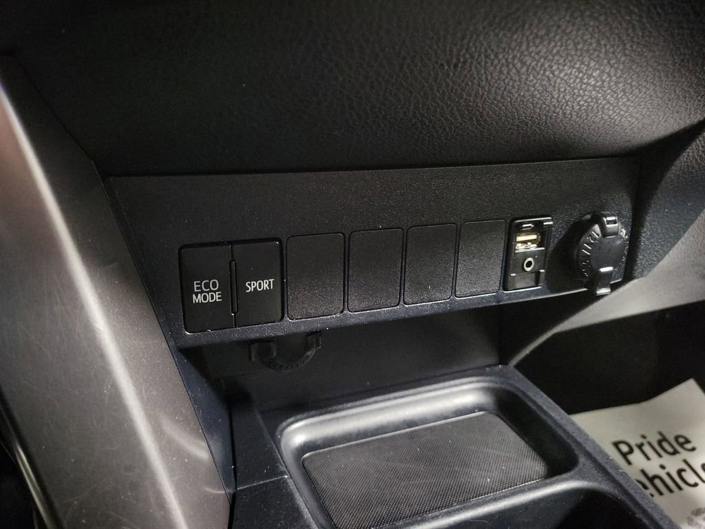 Used 2018 Toyota RAV4 XLE w/ Plus Extra Value Package image 17