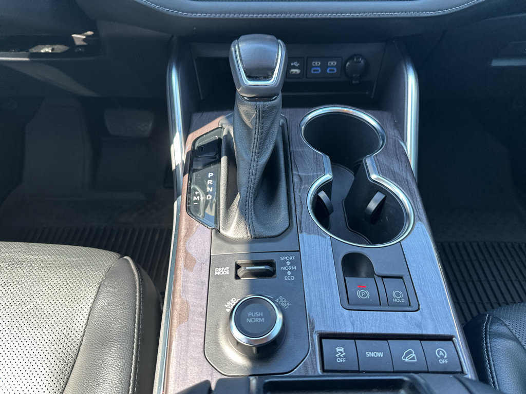 Used 2022 Toyota Highlander Platinum AWD/4WD image 25