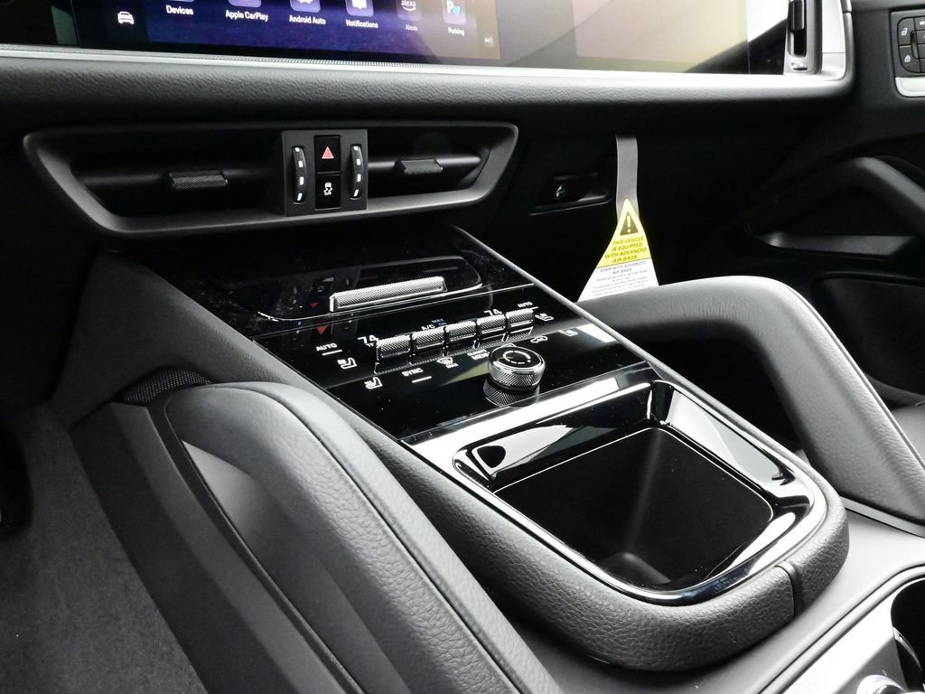 Certified 2026 Porsche Cayenne AWD/4WD image 11