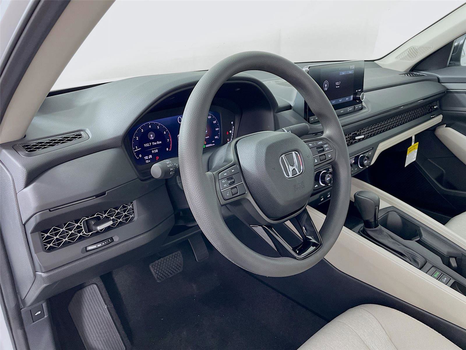 New 2025 Honda Accord SE image 9
