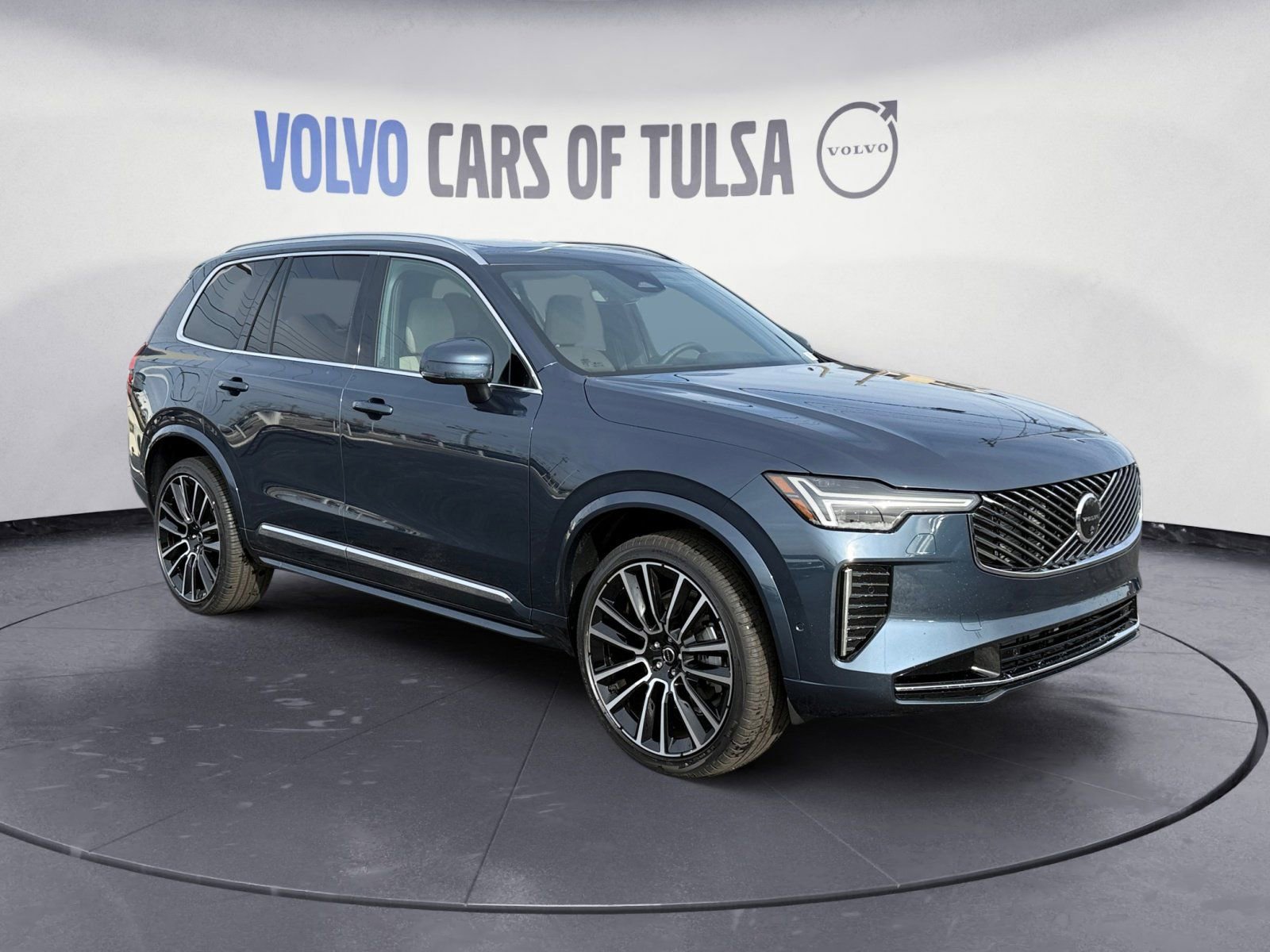 New 2026 Volvo XC90 B6 Plus w/ Protection Package Premier image 7
