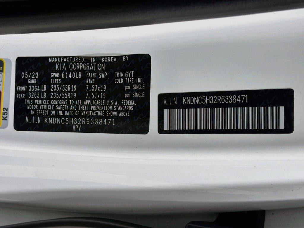 Certified 2024 Kia Carnival EX FWD image 32