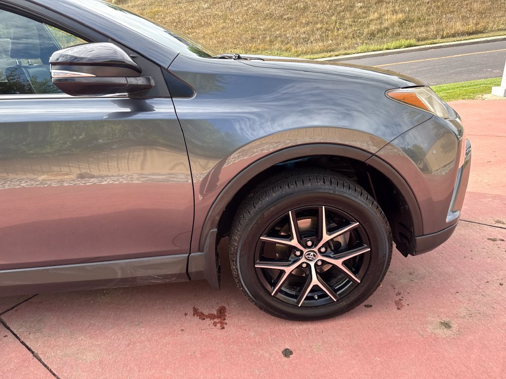 Used 2017 Toyota RAV4 SE FWD image 33