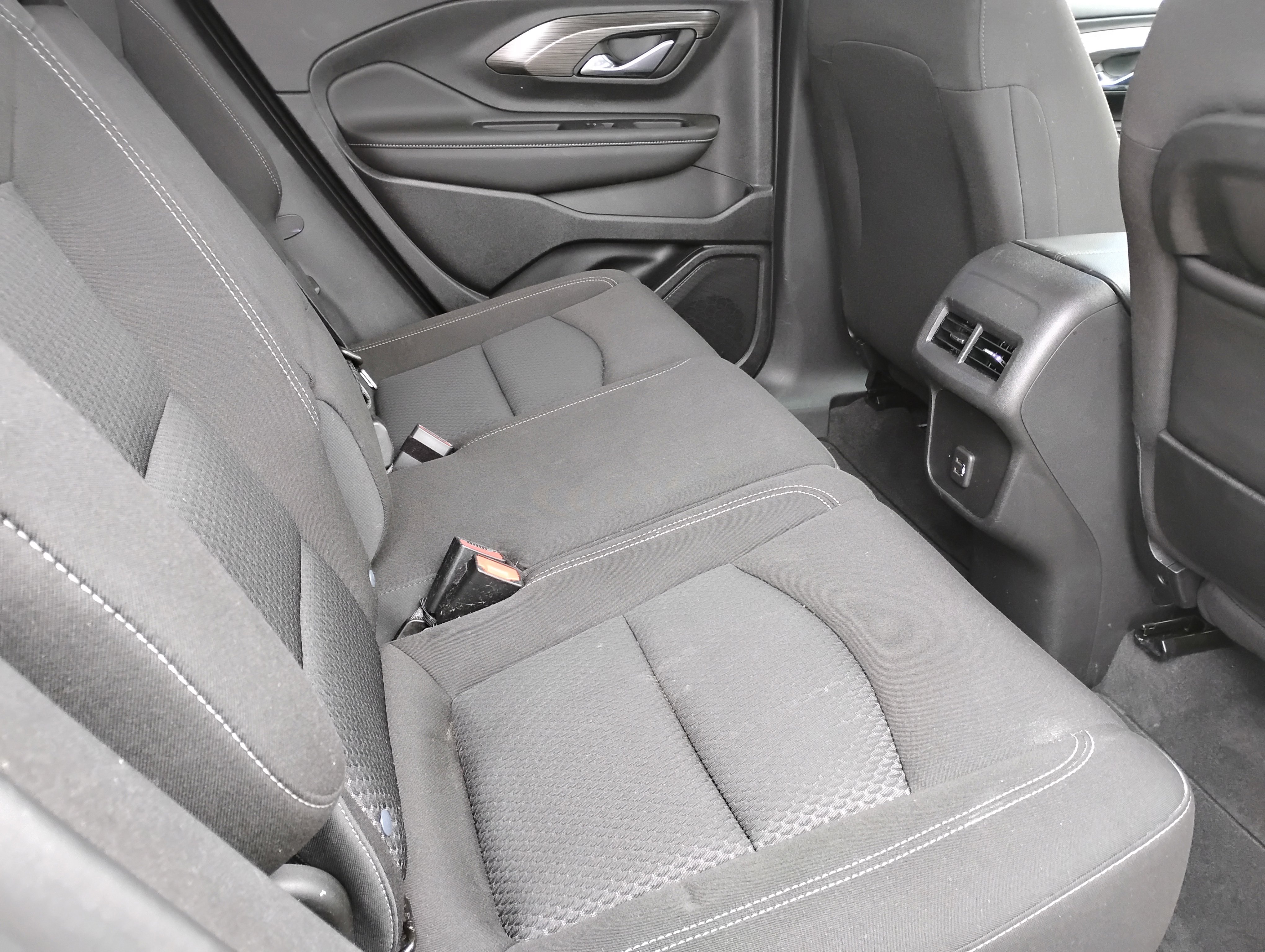 Used 2023 GMC Terrain SLE image 19