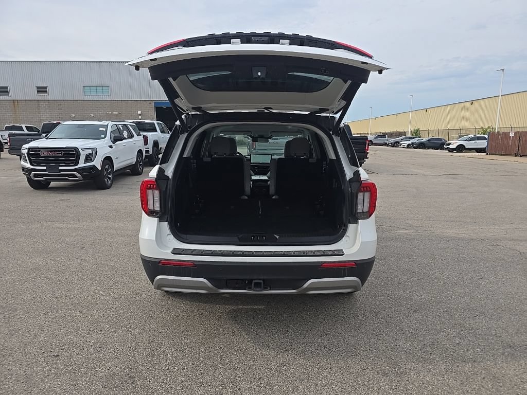 Used 2025 Ford Explorer Platinum w/ LUX Leather Package AWD/4WD image 6