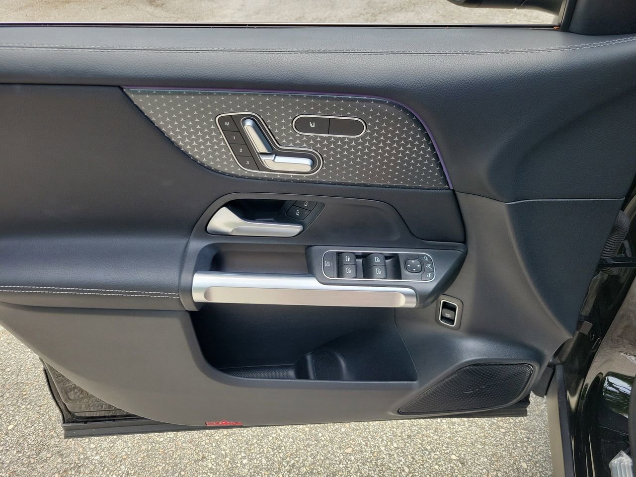 Used 2025 Mercedes-Benz GLB 250 image 13