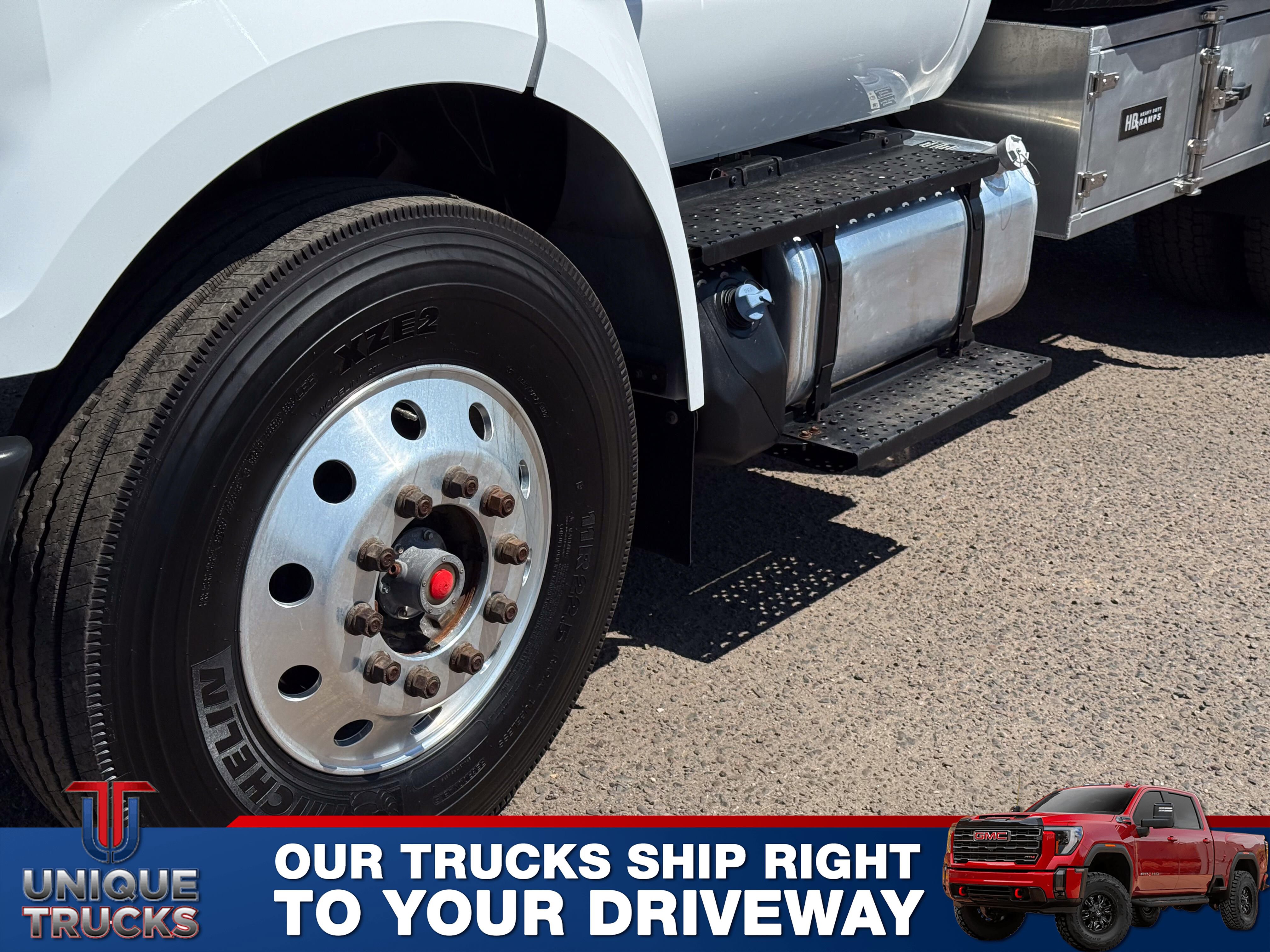 Used 2018 Ford F750 2WD Regular Cab Super Duty image 8