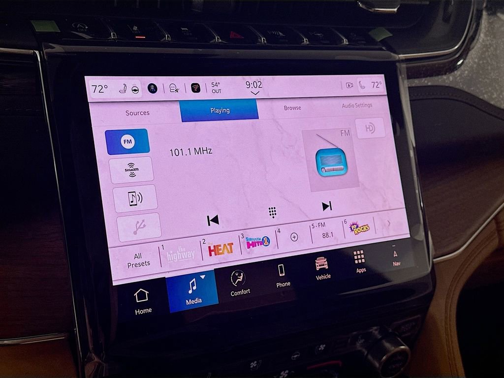 New 2025 Jeep Grand Cherokee L Summit image 13