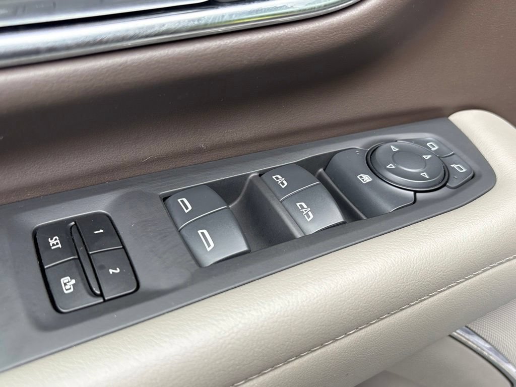 Used 2024 Chevrolet Suburban LT RWD image 10