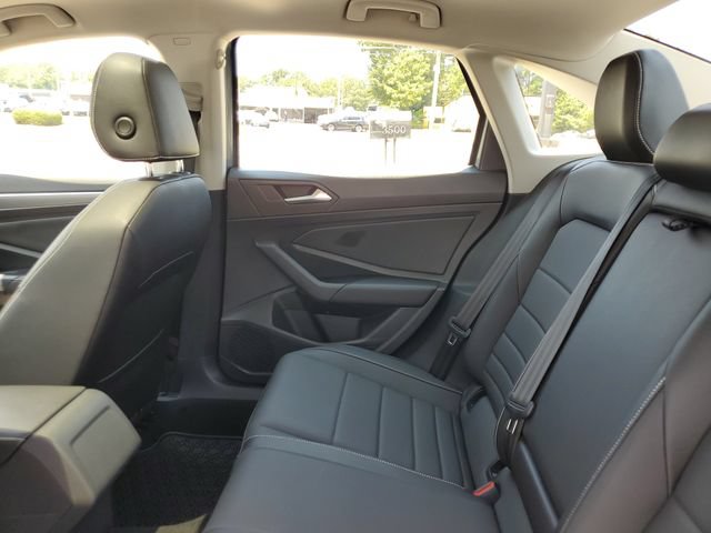 Used 2023 Volkswagen Jetta SE FWD image 16