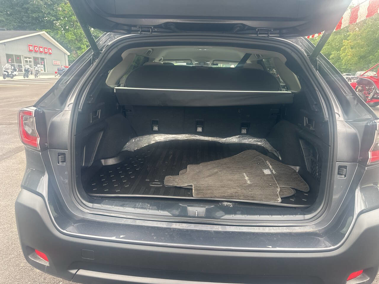 Used 2023 Subaru Outback Premium image 24