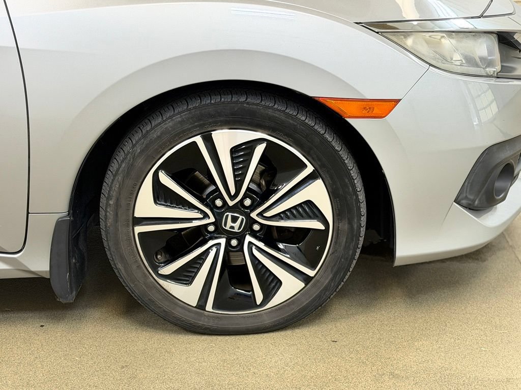 Used 2017 Honda Civic EX-T image 4