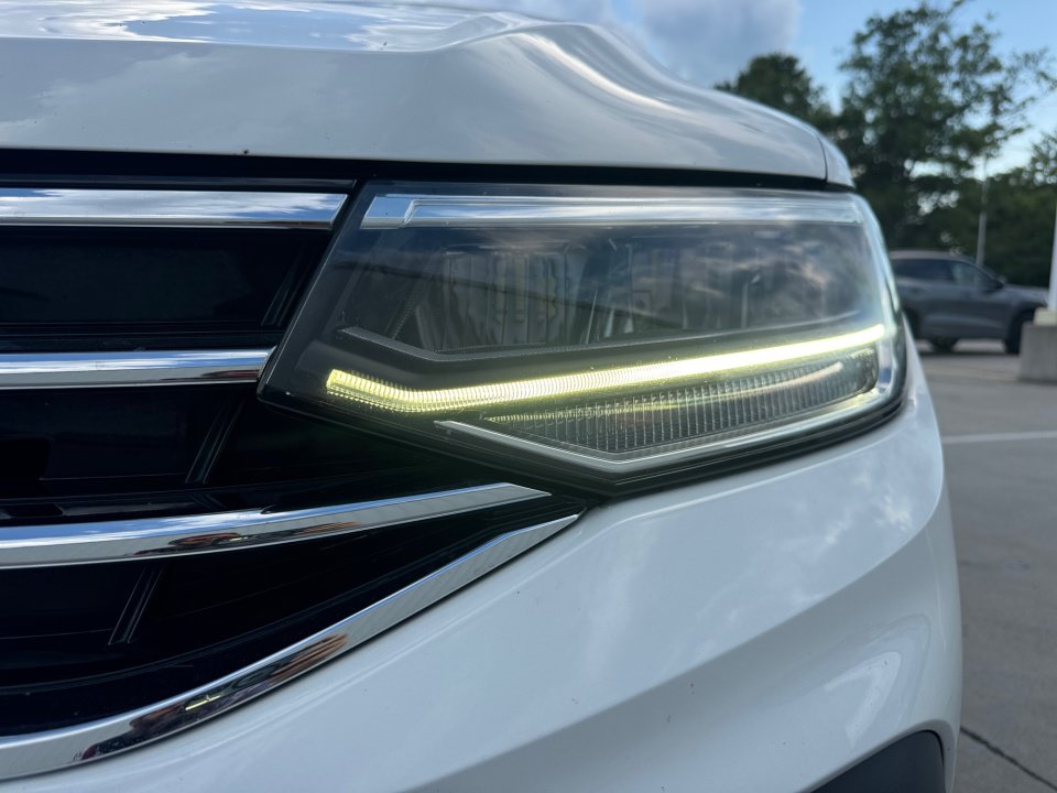 Used 2022 Volkswagen Tiguan SE FWD image 30