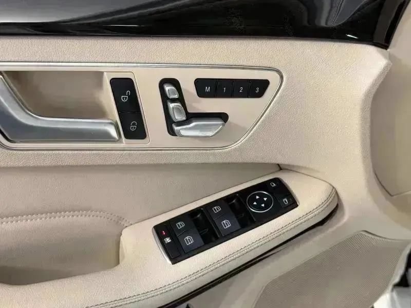 Used 2014 Mercedes-Benz E 250 BlueTEC 4MATIC Sedan image 23
